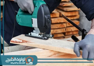 نجار في ام القيوين
