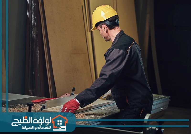 نجار في دبي