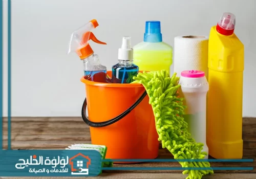 شركة تنظيف موكيت في أم القيوين تنظيف شامل للأماكن التجارية والمنازل، بما في ذلك تنظيف النوافذ، السجاد، والمفروشات بفعالية عالية.